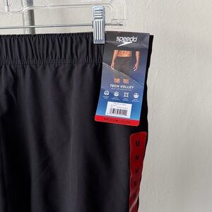 NWT Speedo Men's Hydro Tech Volley Shorts, Black, Size M (32/34)